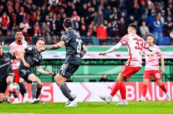 九游赛前新疆广汇强势反弹赛前莱比锡内部沟通——德甲节点到来，媒体一致点评：巴塞罗那状态回暖备战NBA常规赛(新疆广汇疯狂买人又签新外援)