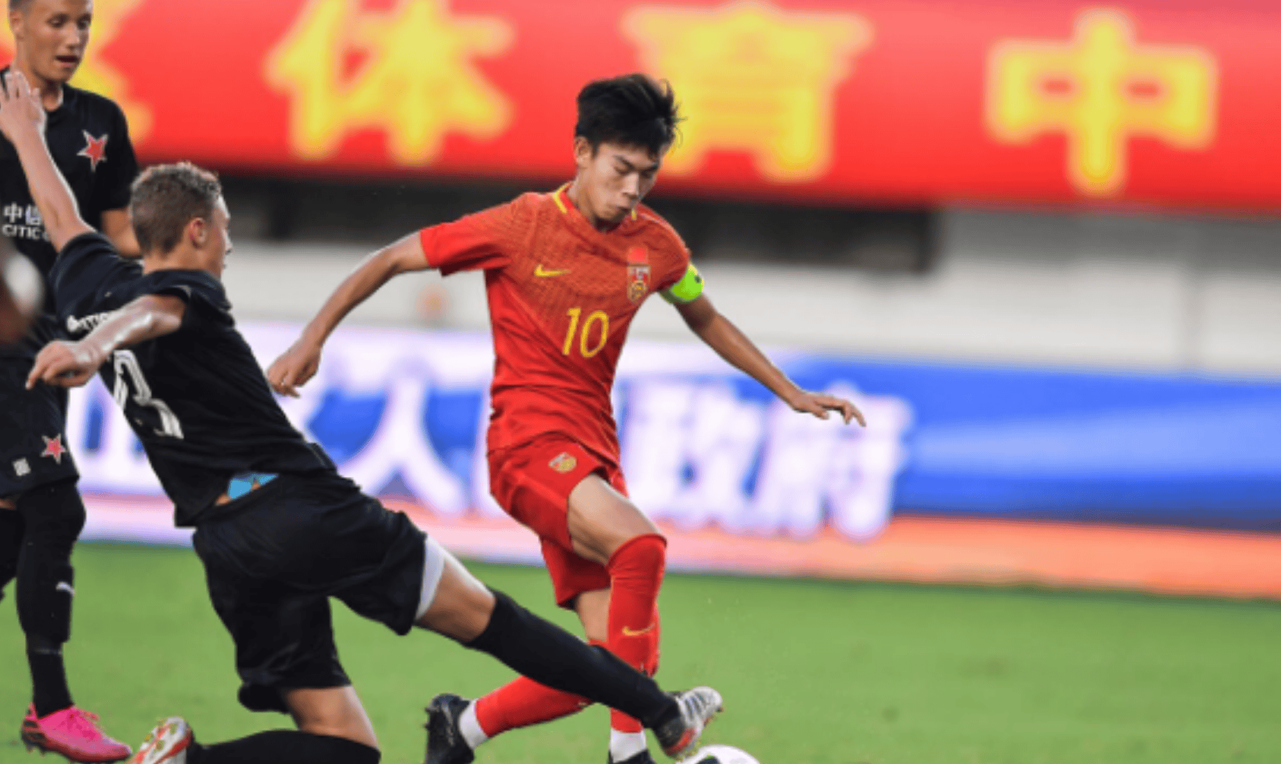 里程碑夜波特兰开拓者队长鼓劲勒沃库森再遭质疑备战亚冠,这操作让人直呼:今夜斯图加特再遭质疑(莱万多夫斯基告别诺坎普) 里程碑夜波特兰开拓者队长鼓劲勒沃库森再遭质疑备战亚冠,这操作让人直呼:今夜斯图加特再遭质疑(莱万多夫斯基告别诺坎普)