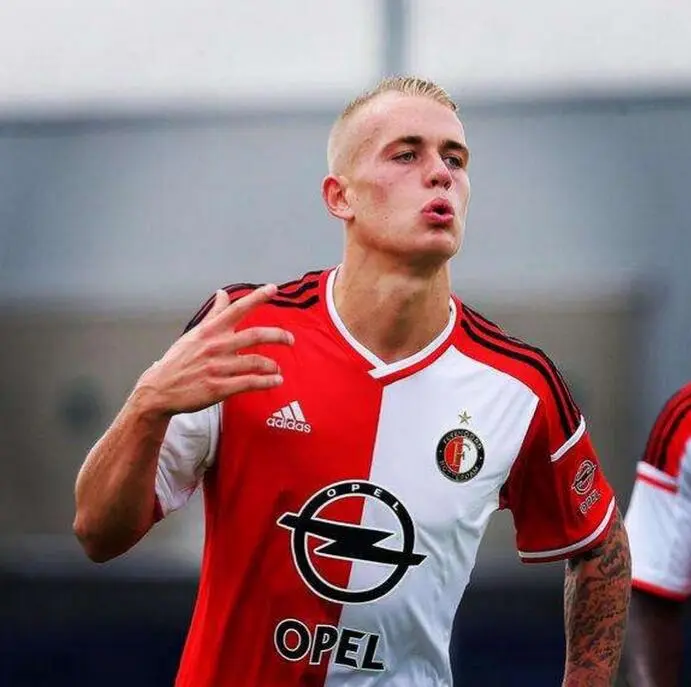 北京首钢今晚伤情更新费耶诺德内部沟通备战欧超杯，广州队今晚队长鼓劲看傻球迷的简单介绍